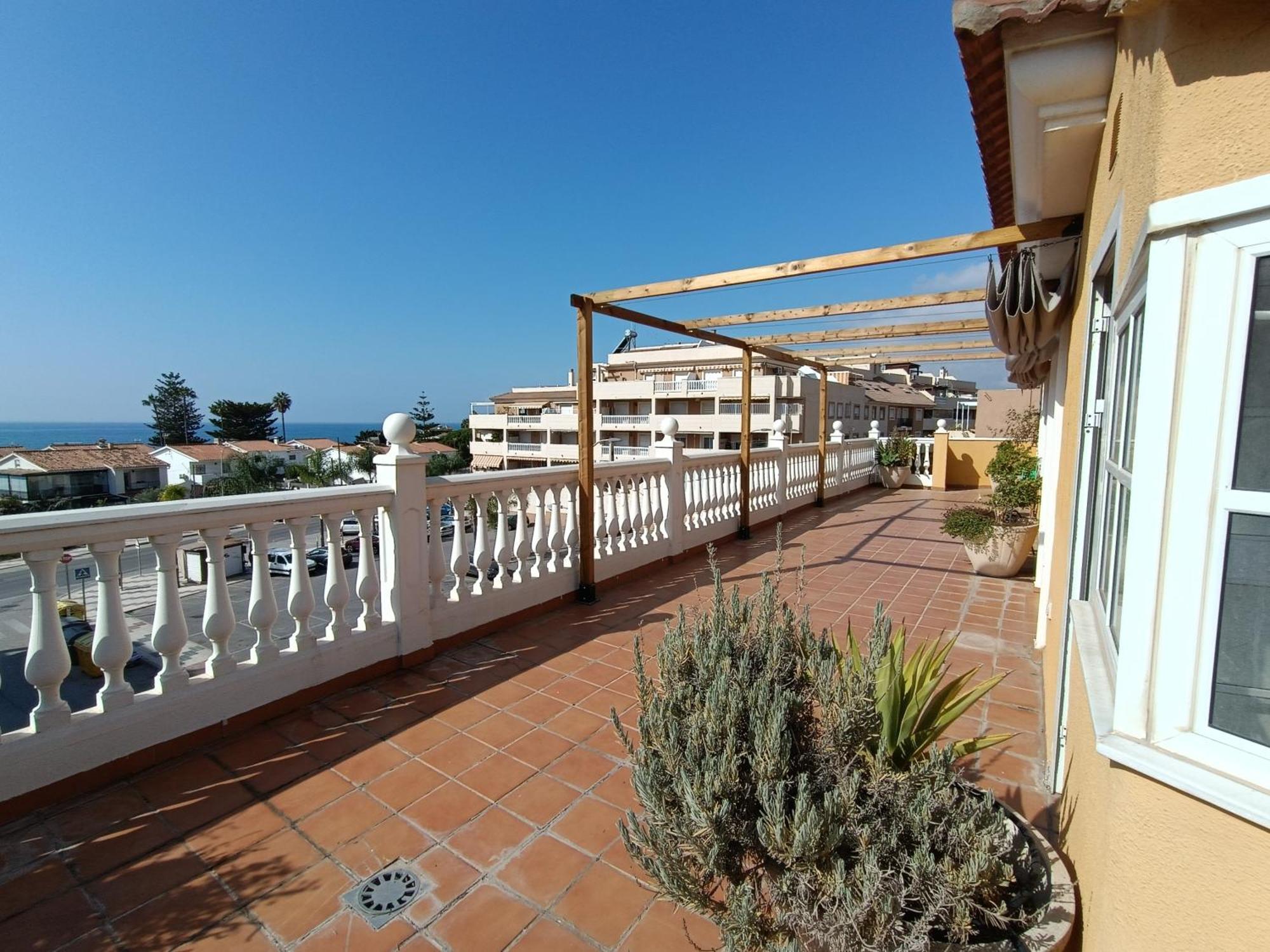Lovely Penthouse In Front Of The Beach With Free Parking Málaga Exterior foto